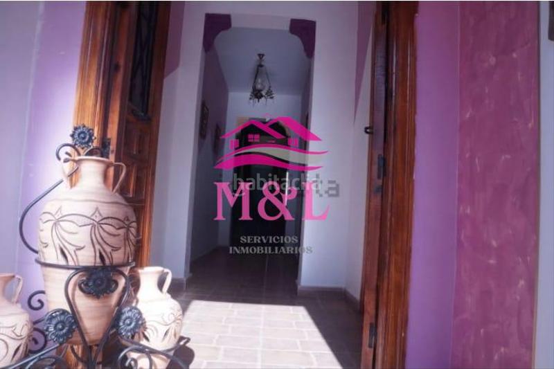 Foto 2e7a9125-b2dd-498f-b82f-312eacc357f8. Casa amb calefacció aparcament a Esparragalejo