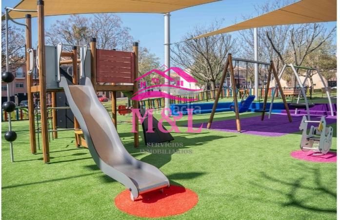 Foto 02f5afd5-0a96-4855-bb71-ff78d5687267. Chalet con parcheggio in Este Mérida