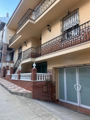 Casa adossada a Calle rodríguez de berlanga 8. Estupenda casa en el centro del pueblo