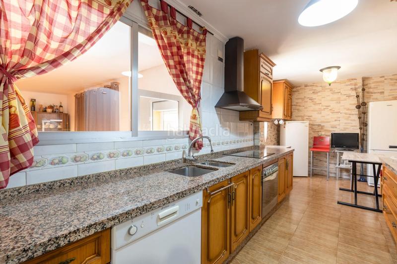 Foto 2c702a18-5ae1-4c9a-8cd8-51bdeede71d4. Casa adosada  luminosa en zona las mimbres, en Maracena