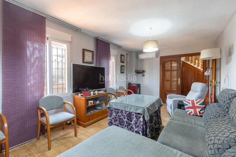 Foto 32f4c574-4d76-4282-a598-442f589aa27e. Casa adosada  luminosa en zona las mimbres, en Maracena