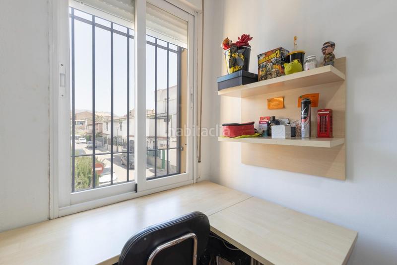 Foto dd2ac811-4ee3-4148-a9e3-cbdb67d7ad49. Casa adosada  luminosa en zona las mimbres, en Maracena