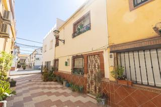 Casa adossada  San patricio. Solo para rpidos! casa con potencial junto al metro en maracena