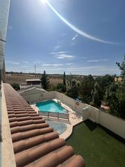 Lloguer Pis  Calle la piconera. Piso en alquiler con piscina y garaje  las gabias