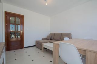 Rent Flat in Calle san romulo 21. Piso reformado en alquiler junto a alcampo y hospitales  granada