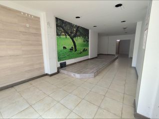 Lloguer Local Comercial a Avenida dr.lopez-cantarero balles 3. Local comercial en alquiler en maracena  metro en la puerta  70