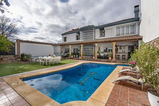 Chalet  Calle martin recuerda. Exclusivo chalet a la venta en íllora, granada.