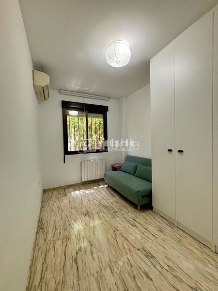 Foto e0a0f107-57cc-4758-a7d4-8d90a739c3b6. Pis amb calefacció aparcament terrassa a Barrio de Zaidín Granada