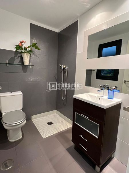 Foto ea3c5a71-3b75-436e-82c4-42d00717aac8. Location appartement avec parking dans Poniente Armilla