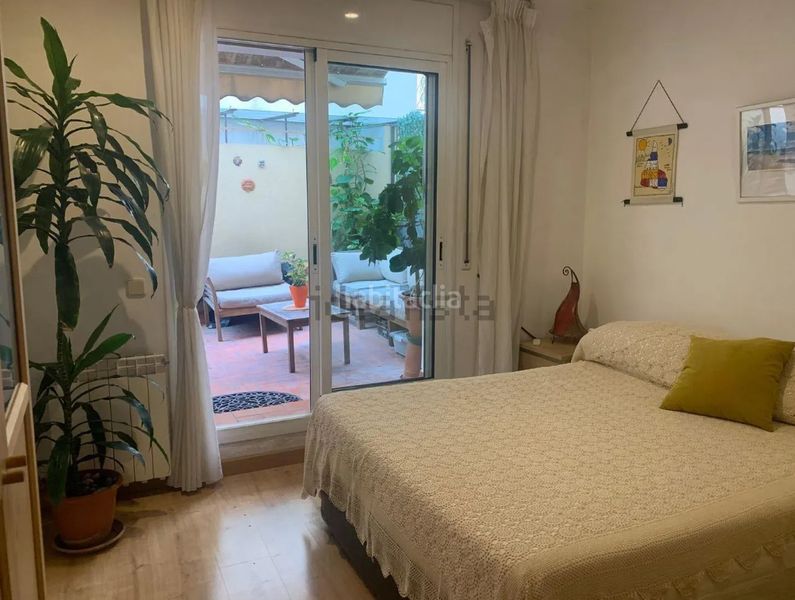 Foto 6733757c-0642-4dc6-989e-fd8181aeab08. Pis a Sants Barcelona