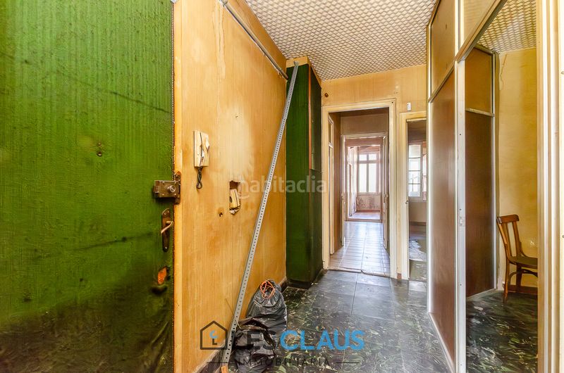 Foto cbea193b-2e84-4dcc-b10e-6af9280b9866. Piso en Hostafrancs Barcelona
