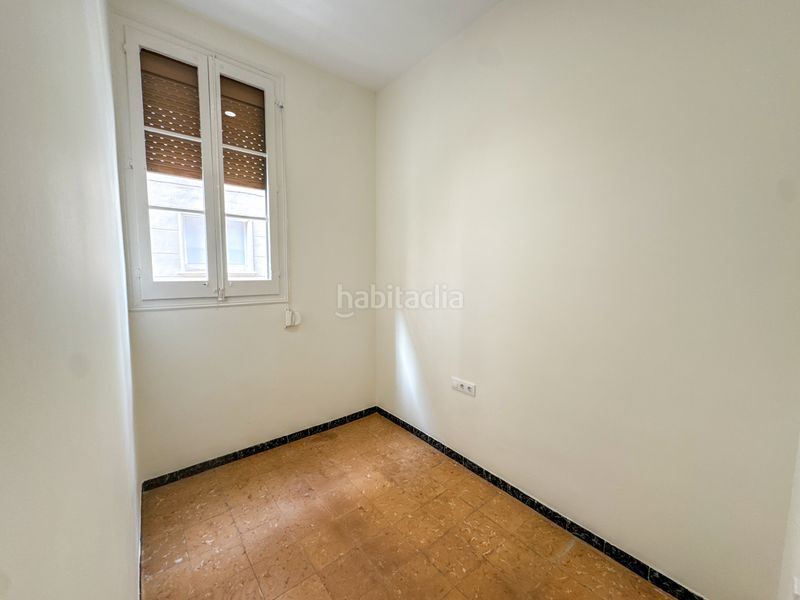 Foto 5c9a5be3-132f-49f6-918f-a403f9358476. Pis a Sants Barcelona