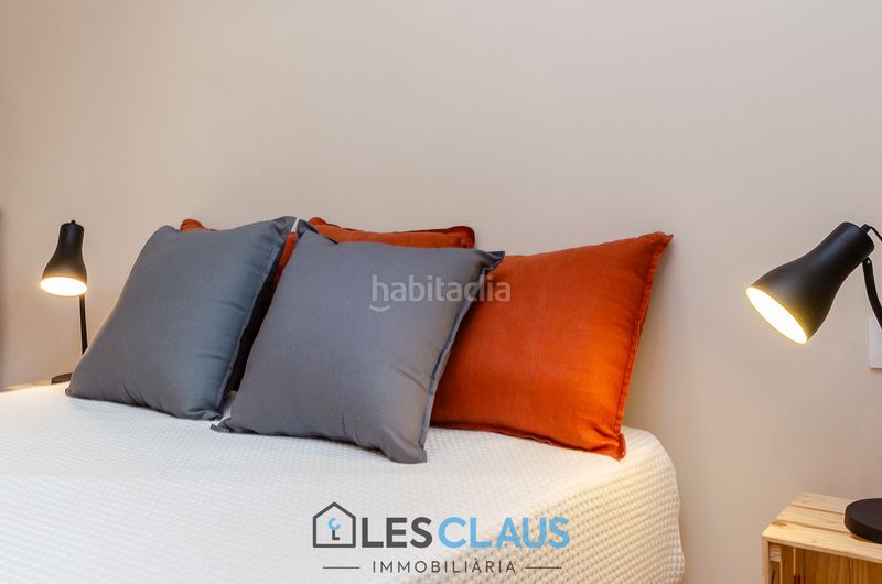 Foto bad485a8-65a7-426e-bac9-1519107e5c4a. Piso en Raval Barcelona