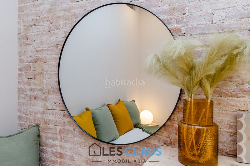 Foto f04d4319-40b4-407c-910e-f895feb16c75. Piso en Raval Barcelona
