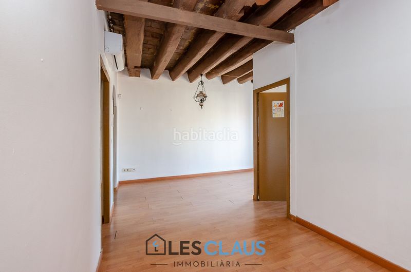 Foto 193e6dc3-3bd1-48d5-b7ad-b3263a3438b9. Piso en Hostafrancs Barcelona