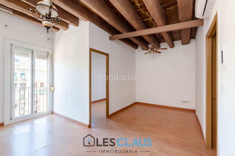 Foto 60cc0e50-5c87-42f7-b0f6-d17690734d66. Piso en Hostafrancs Barcelona