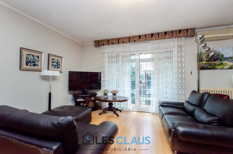 Foto 11268236-1233-443a-9ef0-1196888a5062. Duplex con riscaldamento parcheggio in Sants Barcelona