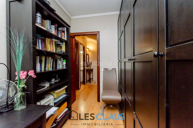 Foto 157a79c5-e396-47ea-9950-4079210c8441. Duplex con riscaldamento parcheggio in Sants Barcelona