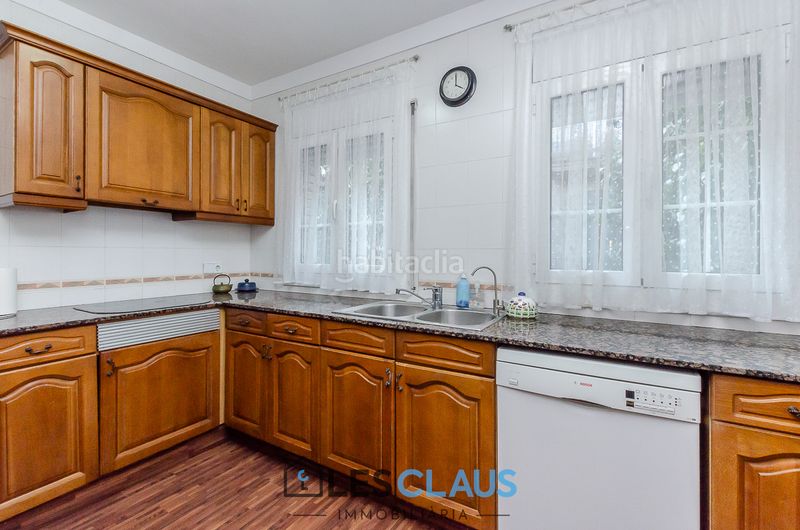 Foto 15b7d815-5761-4916-8444-c74a043c6804. Duplex con riscaldamento parcheggio in Sants Barcelona