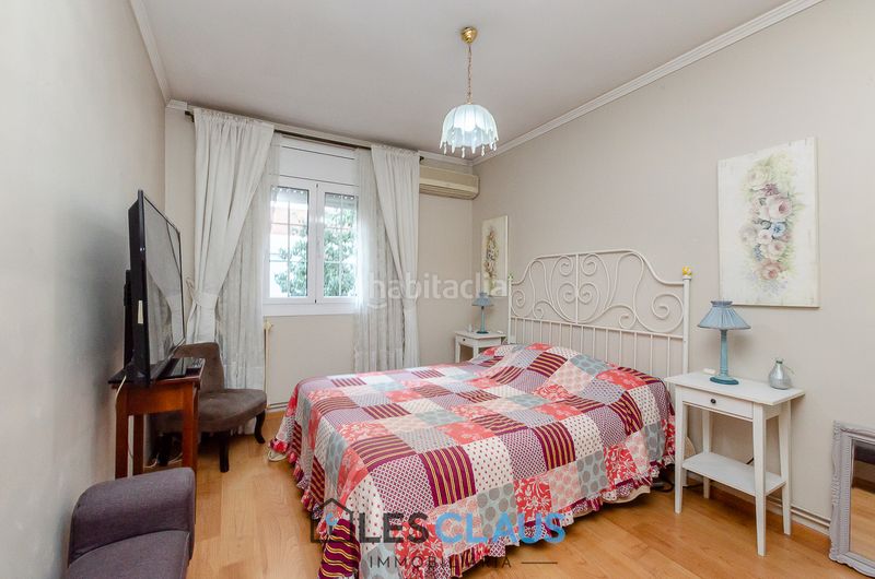 Foto e532e347-3579-4cb1-a92c-68deaaf80185. Duplex con riscaldamento parcheggio in Sants Barcelona