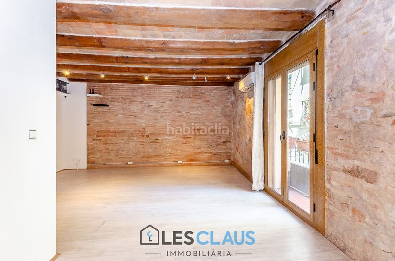 Foto 5fdb53db-895f-4e0b-8d1e-ccd8e9b9b6d1. Loft a Raval Barcelona