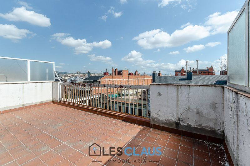 Foto 8ad605d7-5684-46d0-b616-5a0d3281c0c7. Ático en La Nova Esquerra de l´Eixample Barcelona