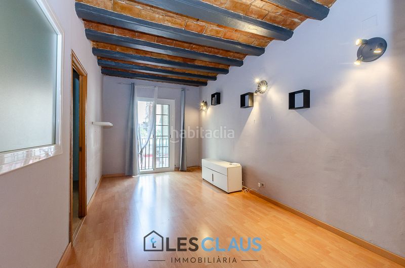Foto f7e9b2c5-97ce-4c22-895c-97b8481d7533. Pis a Sants Barcelona