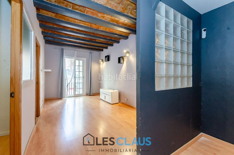 Foto 5a275040-3e0d-4b15-8cd2-ee98efd97730. Piso en Sants Barcelona