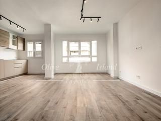 Apartament  N/a. A estrenar moderno y luminoso piso de 3 dormitorios junto a sant