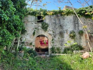 House in Binissalem. Casa señorial para restaurar en binissalem