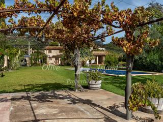 Casa  N/a. Bonita casa de campo en venta con piscina a las afueras de binis