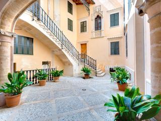 Apartment in Monti-Sion. Precioso apartamento en palacio del siglo xvii en el centro hist
