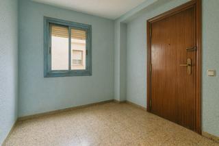 Piso en Mercado. Se vende piso en el centro de alicante
