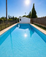 Chalet in Zona Periurbana. Chalet con licencia turística, piscina y parcela de 2.800 m2 ent