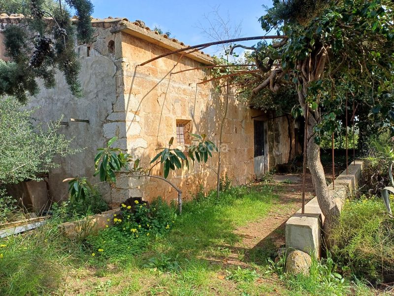 Foto f8795bbd-6f5f-4f4d-80aa-08a9b3594bb5. Masia a Santa María del Camí