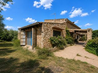 Chalet in Algaida. Chalet independiente con piscina privada en algaida