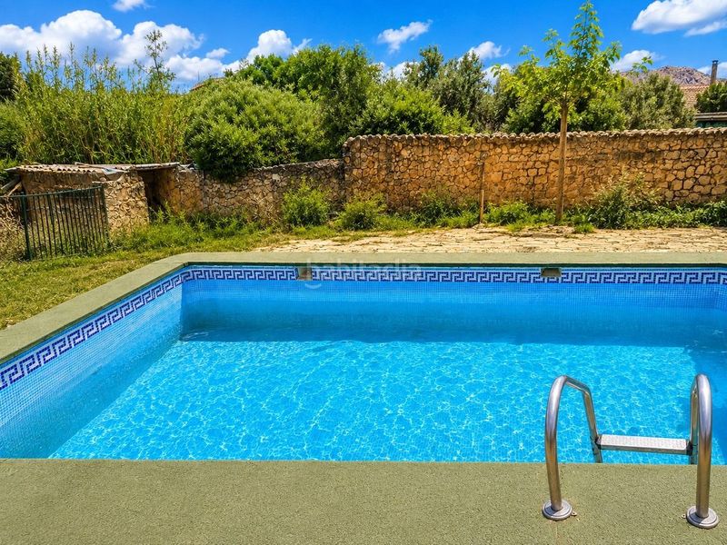 Foto 4fec2c15-7b1a-4801-9b9e-938a2e100023. Xalet amb piscina a Algaida