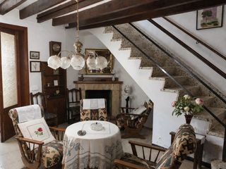 Casa en Campanet. Casa de 150 m2 con jardín y buhardilla en campanet