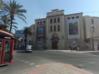 Planta baixa a Mercado. Vivienda en esquina en pleno centro de alicante  ideal para vivi