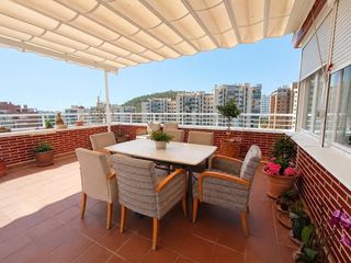 �tico en Alitana-Casablanca. �tico con gran terraza, garaje y urbanizaci�n con conserje en vi