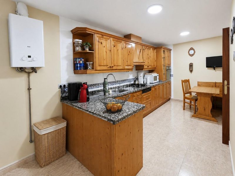 Foto eff42c1f-4aee-4c94-9889-4984a0f066cf. Casa amb aparcament piscina a Playa Muchavista Campello (el)