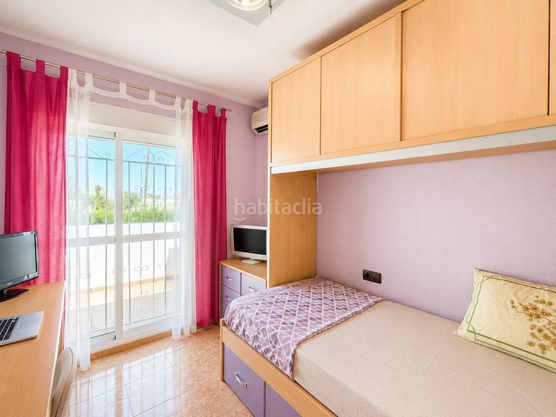 Foto f0f8918e-e7e1-4c4b-8b14-3bde15deef98. Casa amb aparcament piscina a Playa Muchavista Campello (el)