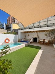 House in Cristo Rey-Parque Europa. Casa mallorquina reformada con piscina privada en inca