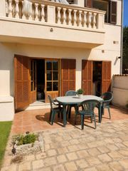 Planta baixa a Cala Ratjada. Planta baja de 3 dormitorios con amplia zona exterior en calarat