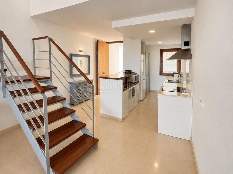 Foto d9a2285c-1f96-4f25-9a8e-e7296c02a10c. Alquiler ático amplio y luminoso apartamento en primera línea de mar, dos terrazas y plaza de parking en Artà