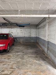 Rent Car parking in Binissalem. Plaza de aparcamiento para coche pequeño en el centro de binissa