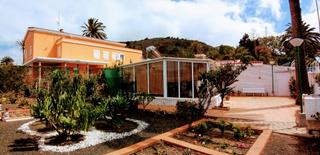 Building in Camino los frailes a 7. Complejo de 10 apartamentos con 18 dormitorios y 10 baños en las