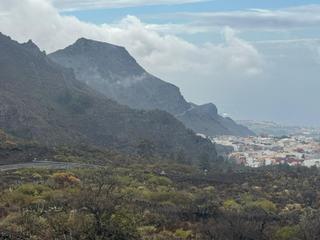 Landgut in Santiago del Teide Pueblo. Venta inmediata de terreno de 702 m en suelo rústico!