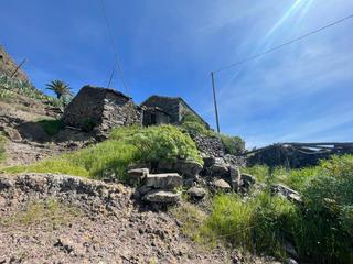 Casa a San Sebastián de la Gomera. Venta de encantadora casa de piedra de 81 m2 con terreno 1000 m2