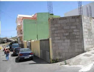 Terreno residenziale in Guía de Isora Interior. Venta de terreno urbano de 232 m2 en el núcleo de guía de isora